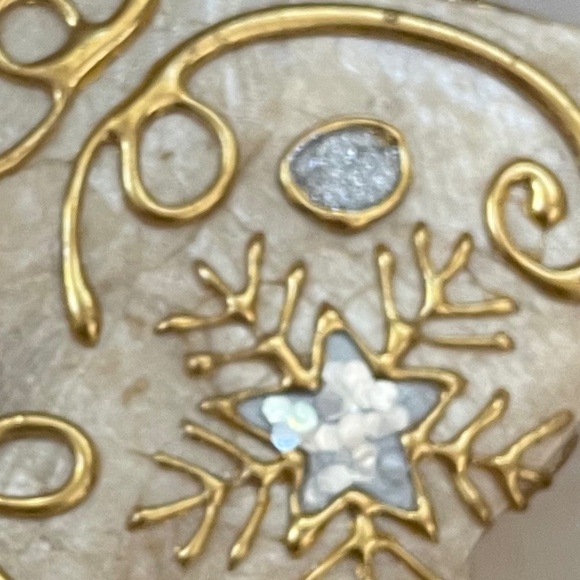 PRICE DROP! Gorgeous Gold & Silver Stackable Star Shaped Gift Boxes! - Picture 8 of 16